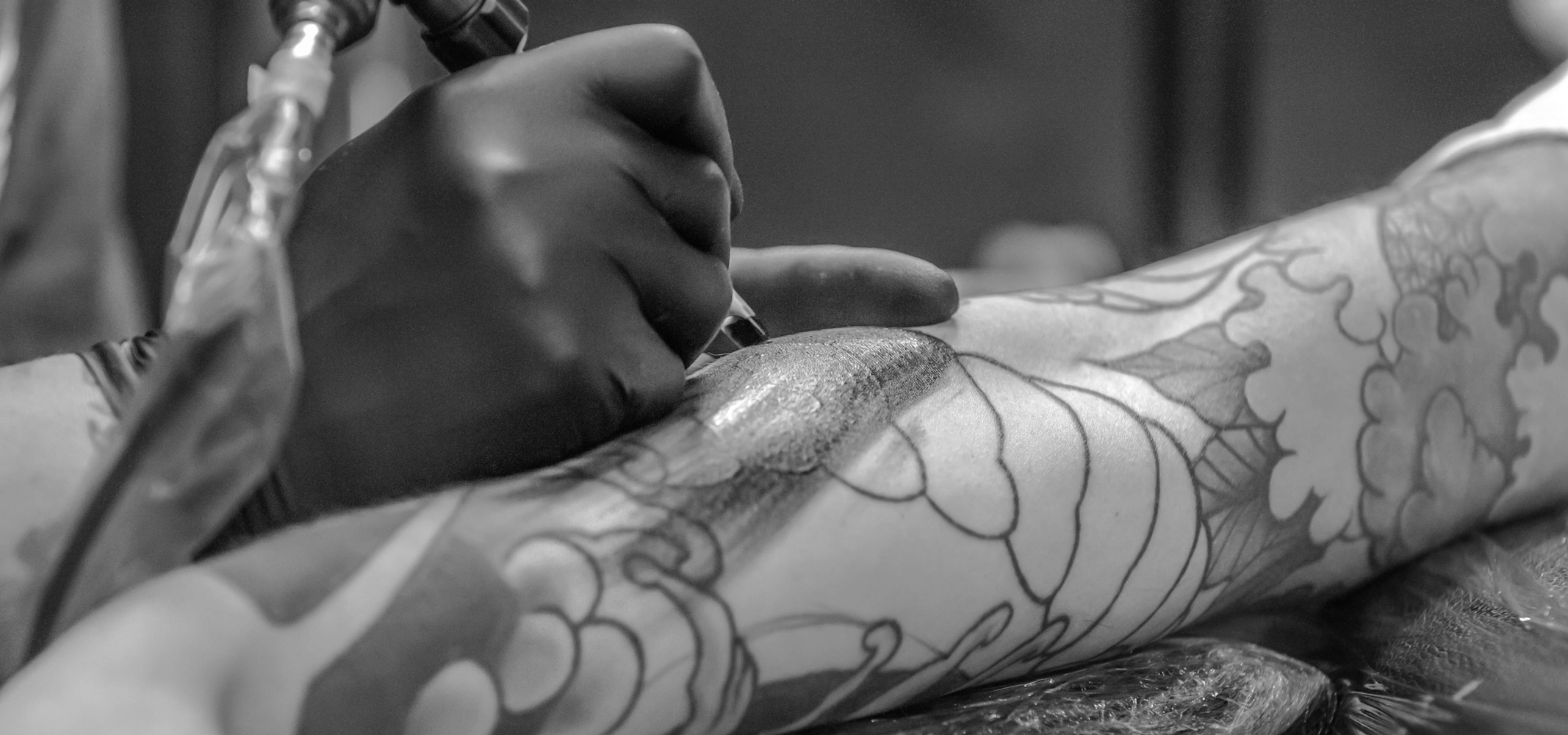 Cuál es el proceso de curación de un tatuaje? – Punto Gris Tatuajes